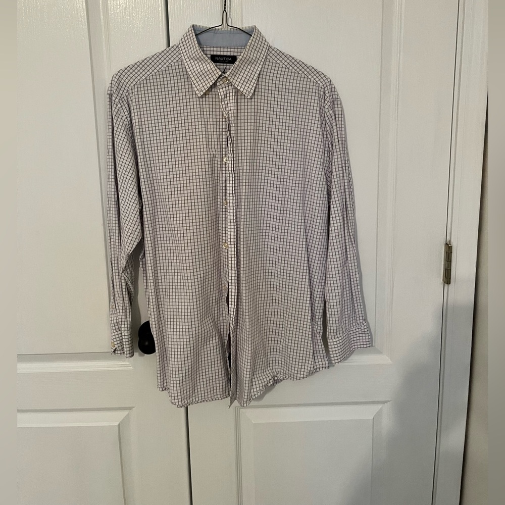 Nautica dress shirt, 16.5 neck, 32/33 sleeve, great condition.